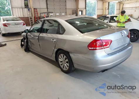 2012 Volkswagen Passat 2.5L S из США, поврежденный, VIN 1VWAP7A30CC079865